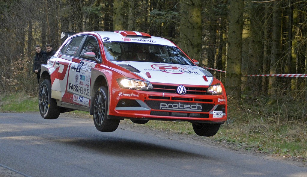 Kristian Poulsen og Ole R. Frederiksen jumpede højt og langt på vej til generalsejren i Rally Himmerland 2021